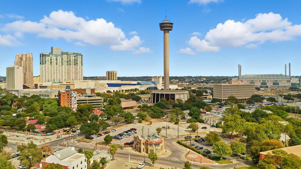 More Photos Of 604 S Alamo St, San Antonio Freestanding For Lease