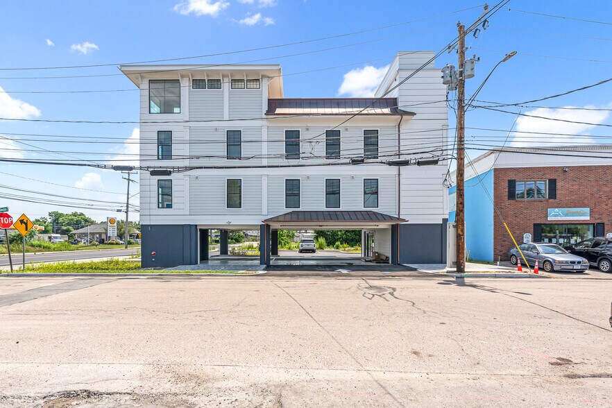 More Photos Of 32 Broadway Ave, Mystic Hotel For Sale