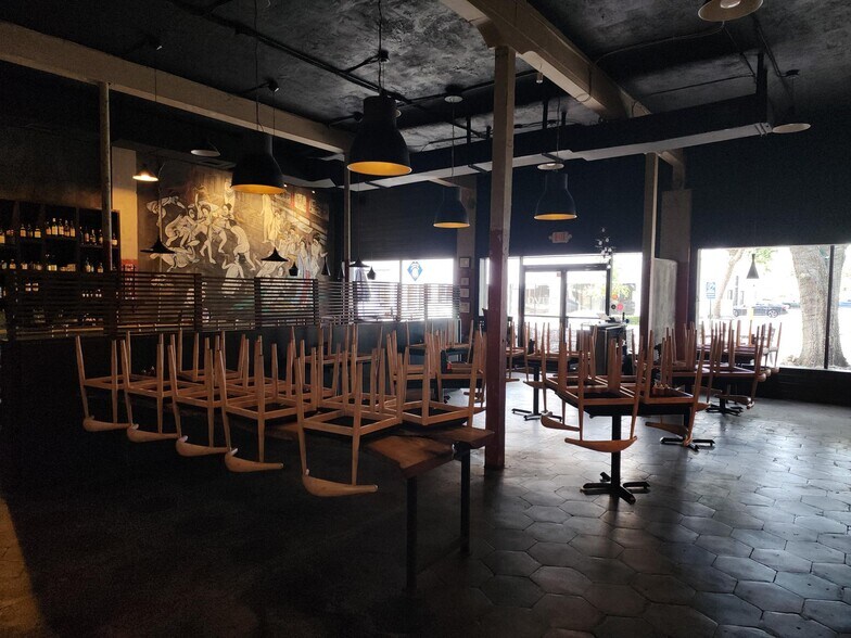 More Photos Of 911 Central Ave, Saint Petersburg Restaurant For Lease