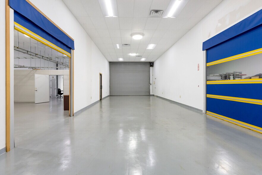 More Photos Of 8424 N HWY 69, Pollok Flex For Sale