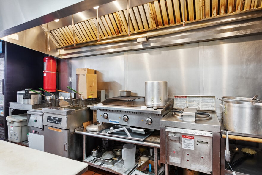 More Photos Of 3332 Victory Blvd, Portsmouth Fast Food For Sale