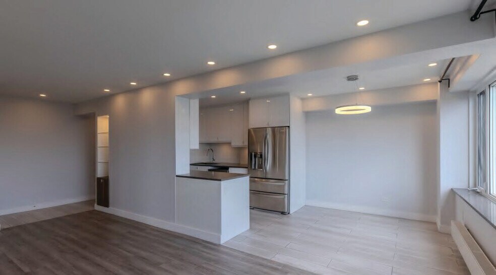 More Photos Of 1400 Av Des Pins O, Montréal Apartments For Sale