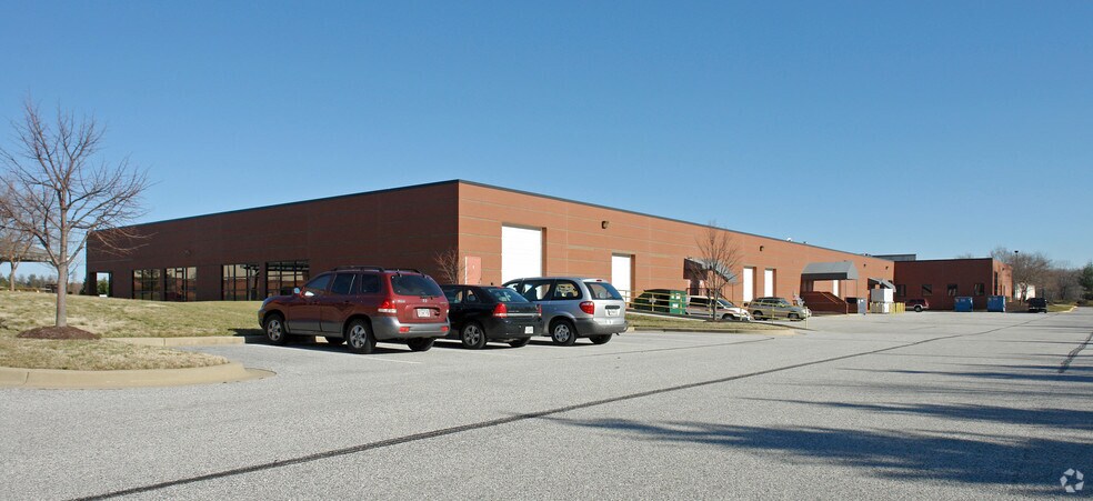 More Photos Of 989 Corporate Blvd, Linthicum Heights Distribution For Lease