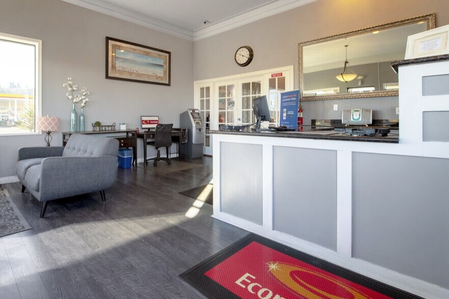 More Photos Of 1233 Central Ave N, Kent Hotel For Sale