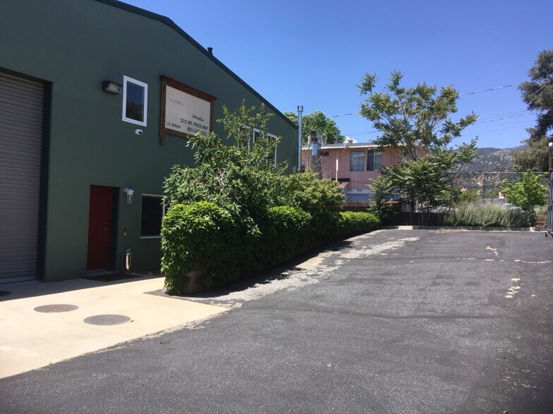 More Photos Of 3212 Mt Pinos Way, Frazier Park Light Manufacturing For Sale