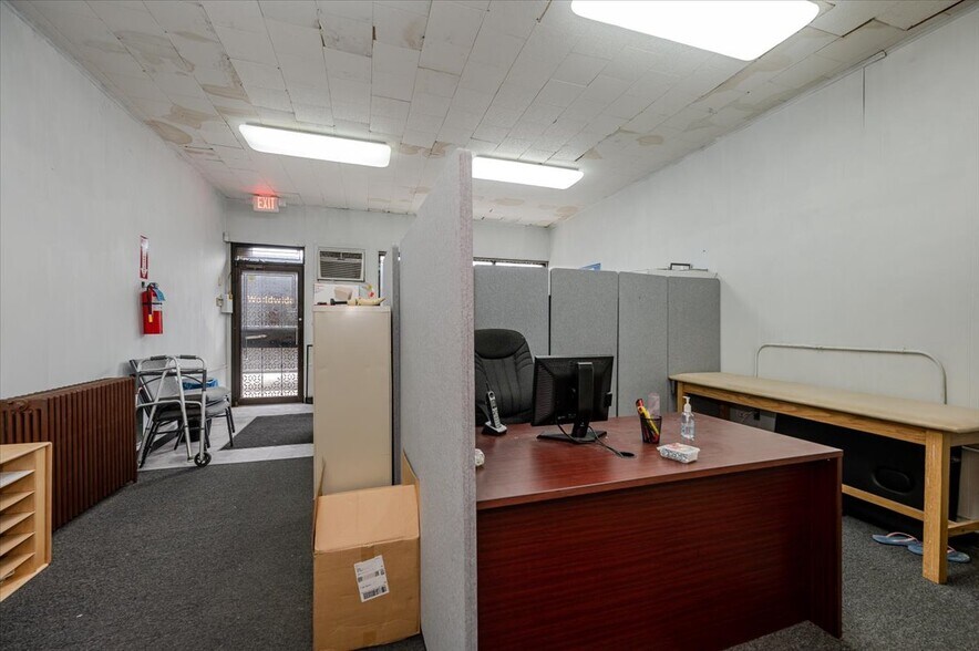 More Photos Of 21-23 W Jamaica Ave, Valley Stream Flex For Sale