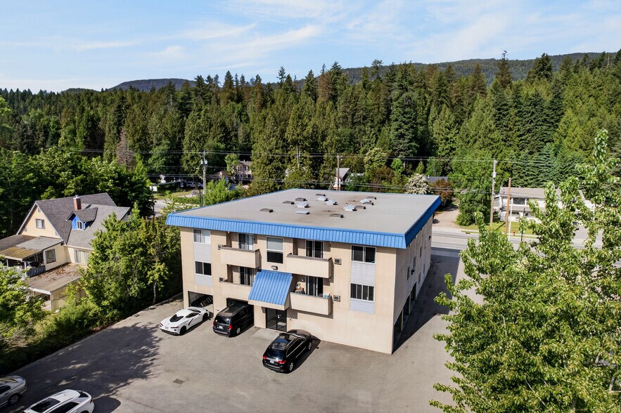 More Photos Of 2241 Columbia Av, Castlegar Apartments For Sale