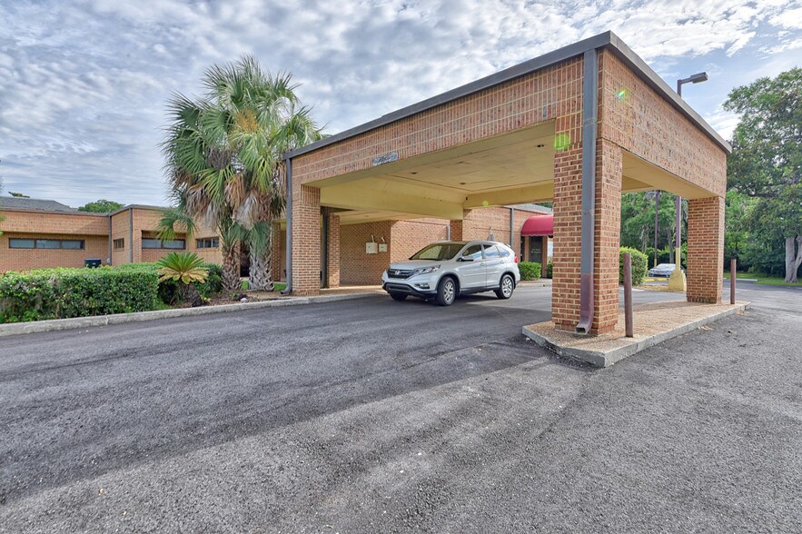 More Photos Of 1805 SE Lake Weir Ave, Ocala Medical For Sale