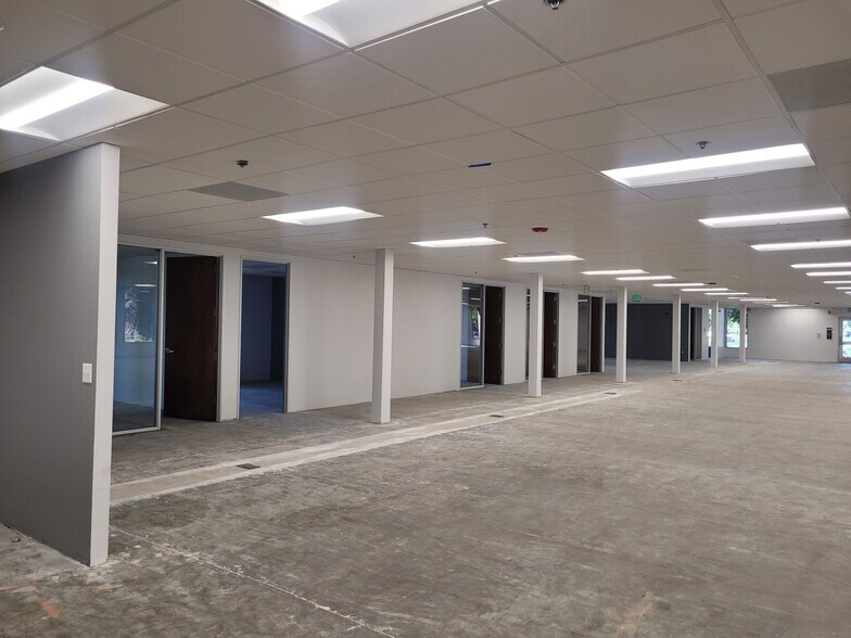 More Photos Of 2835 Mitchell Dr, Walnut Creek Unknown For Lease