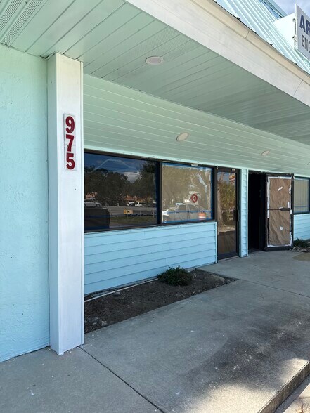 More Photos Of 975 N Courtenay Pky, Merritt Island Showroom For Lease