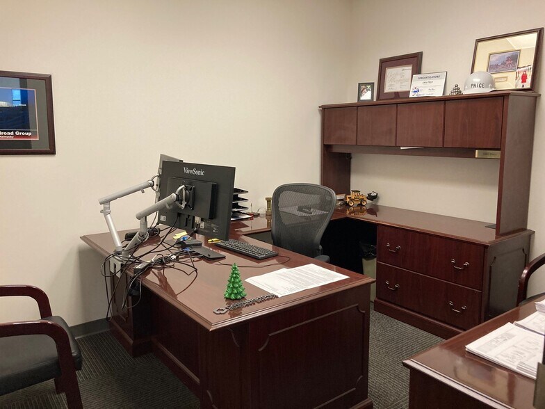 More Photos Of 1547 Mountain Rd, Andersonville Manufacturing For Lease