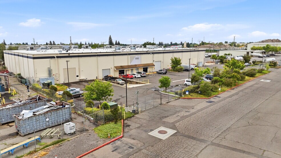 More Photos Of 5860 88th St, Sacramento Warehouse For Sale