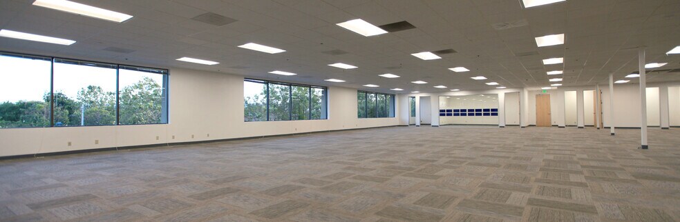 More Photos Of 2901 Tasman Dr, Santa Clara Loft Creative Space For Lease