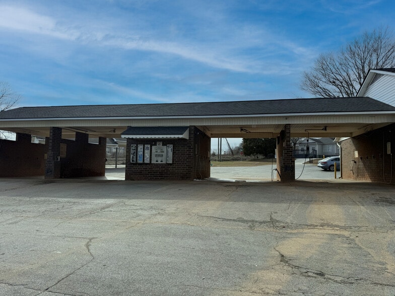 More Photos Of 721 W Blackstock Rd, Spartanburg Carwash For Sale