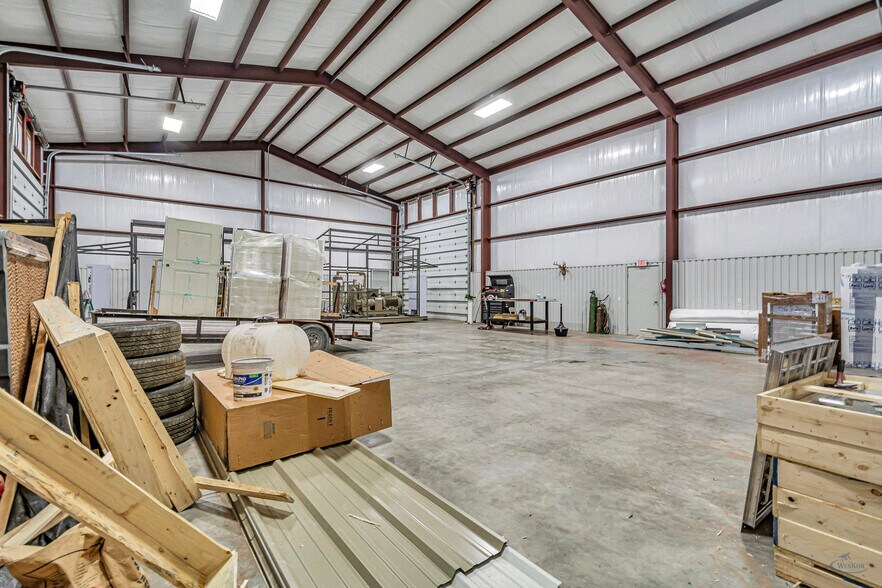 More Photos Of 716 US 385, Seminole Manufacturing For Sale