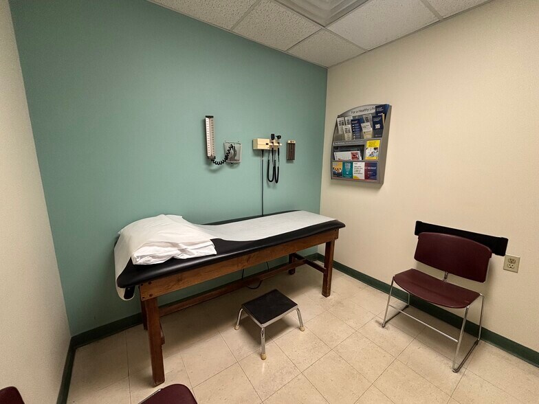 More Photos Of 1996 Centre St, West Roxbury Medical For Lease