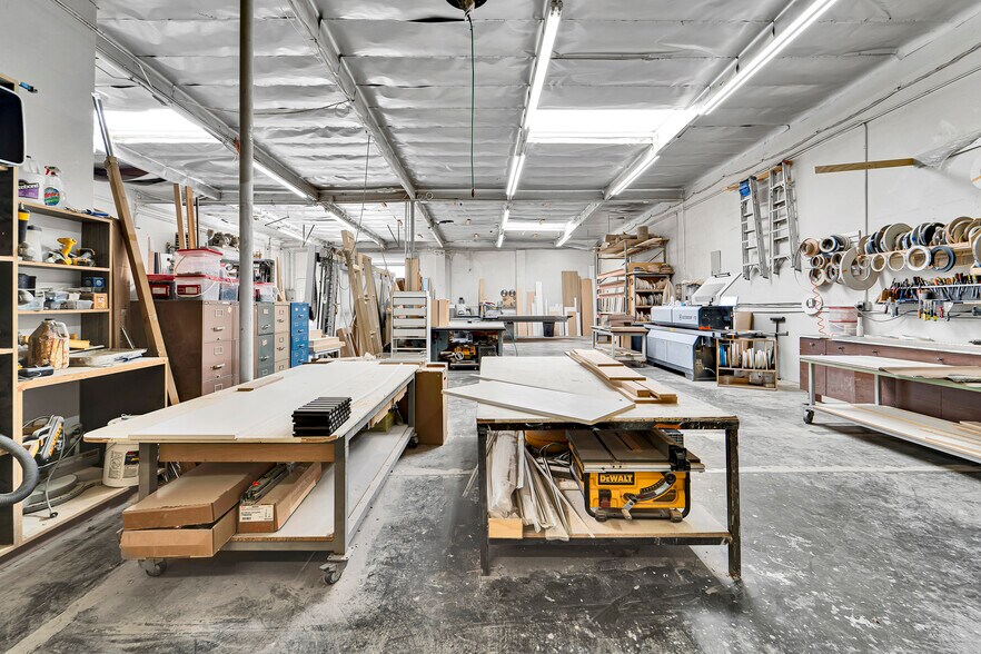 More Photos Of 12970 Branford St, Pacoima Warehouse For Sale