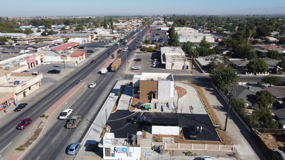 More Photos Of 10601 Main St, Lamont Fast Food For Lease