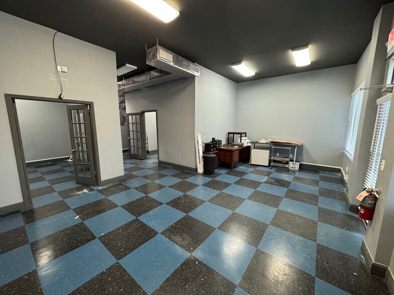 More Photos Of 2032-2046 Harrison St, Hollywood Storefront For Lease