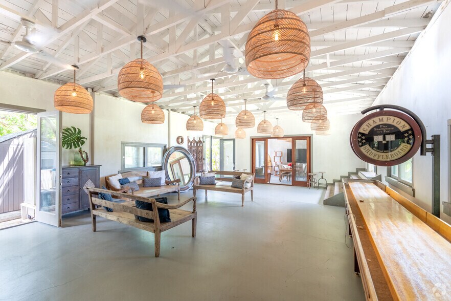 More Photos Of 65 Hana Hwy, Paia Restaurant For Sale