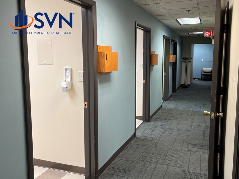 More Photos Of 511-515 Thornhill Dr, Carol Stream Unknown For Lease