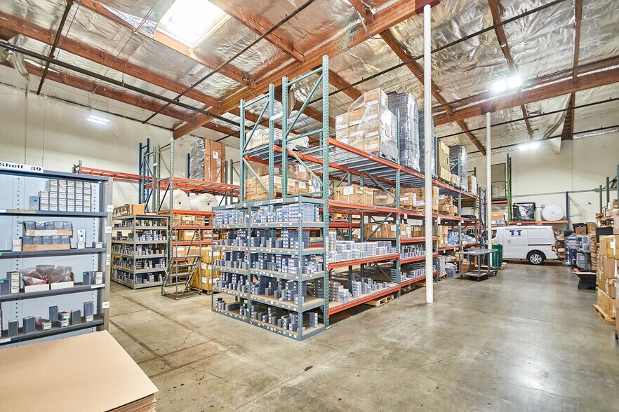 More Photos Of 560 S Melrose St, Placentia Warehouse For Lease