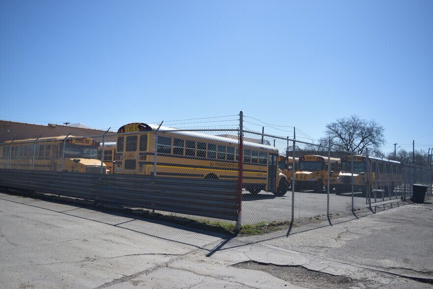 More Photos Of 4929 E McNichols Rd, Detroit Freestanding For Sale