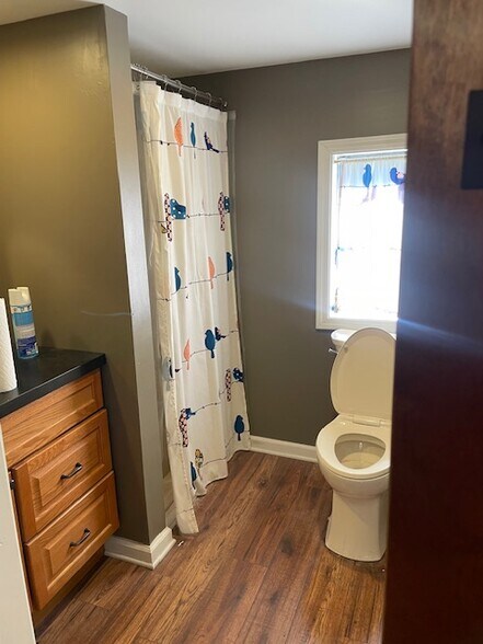 More Photos Of 1300 McCalla Ave, Knoxville Freestanding For Sale