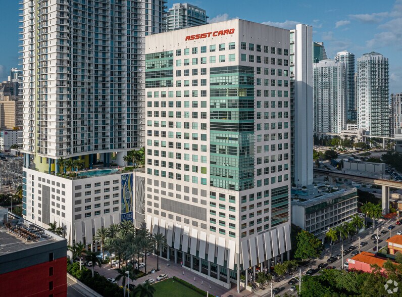 More Photos Of 175 SW 7th St, Miami Medical For Sale