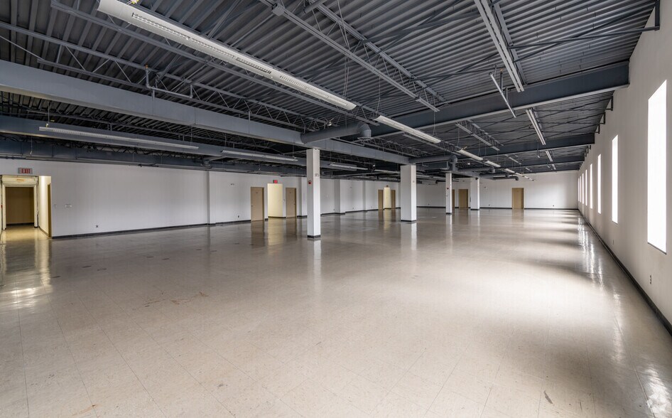 More Photos Of 78 Barnum Rd, Devens Light Manufacturing For Lease