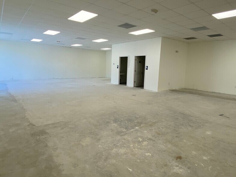 More Photos Of 13922 US Hwy 441/27, Lady Lake Freestanding For Lease