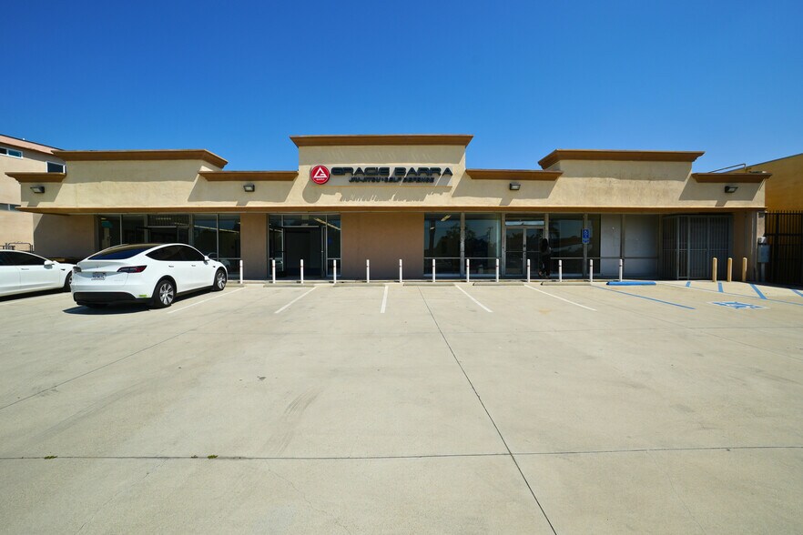 More Photos Of 8951-8955 Duarte Rd, San Gabriel Freestanding For Lease