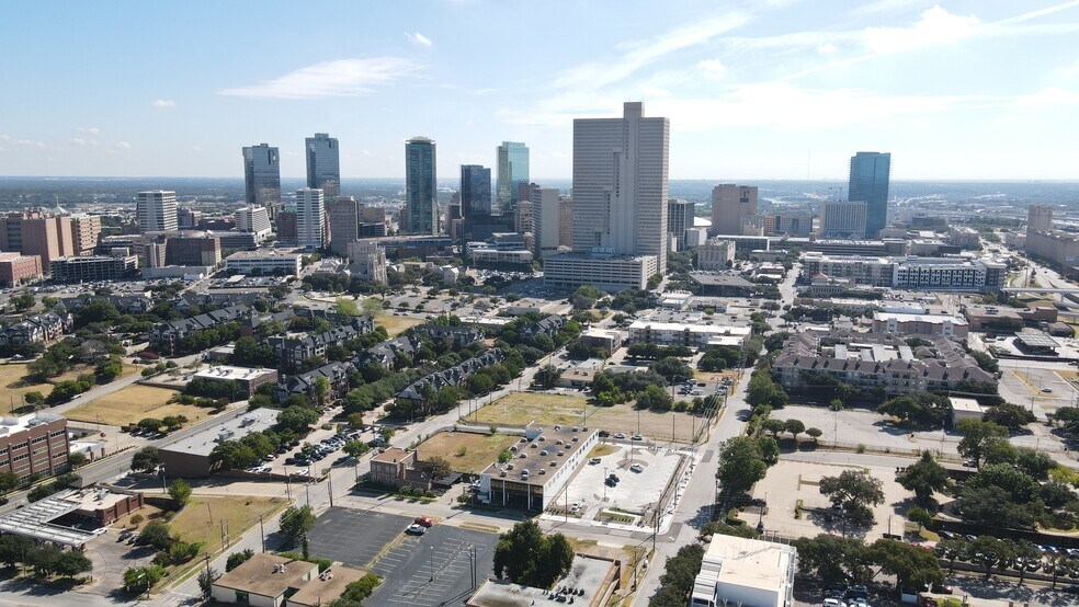 More Photos Of 910 Collier St, Fort Worth Loft Creative Space For Lease