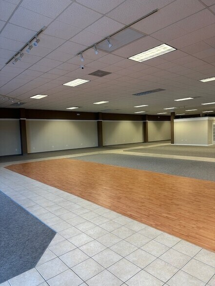 More Photos Of 607 Us Highway 27 S, Avon Park Freestanding For Lease