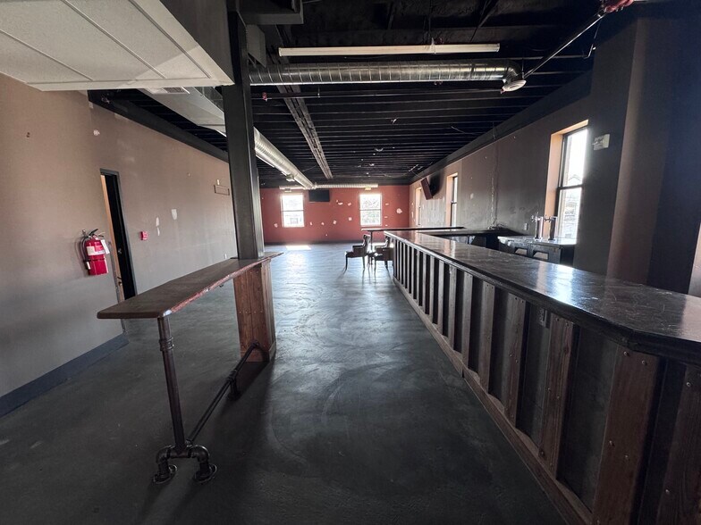More Photos Of 257 N Water St, Kent Storefront Retail Residential For Sale