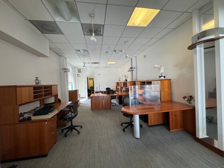 More Photos Of 5498 Geary Blvd, San Francisco Apartments For Lease