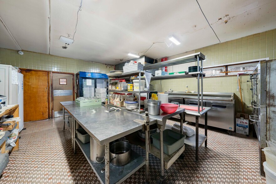 More Photos Of 46 Marion St, Port Reading Restaurant For Sale