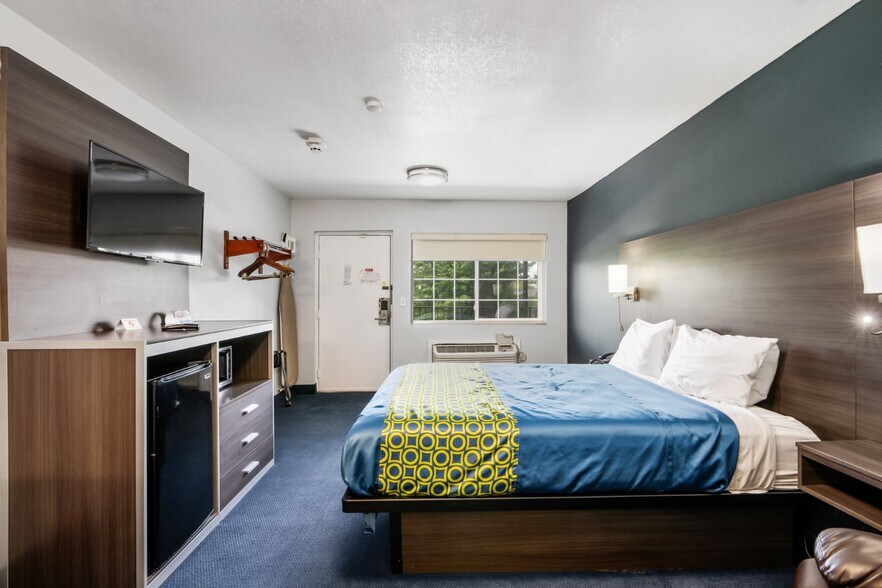 More Photos Of 4029 Marlane Dr, Grove City Hotel For Sale