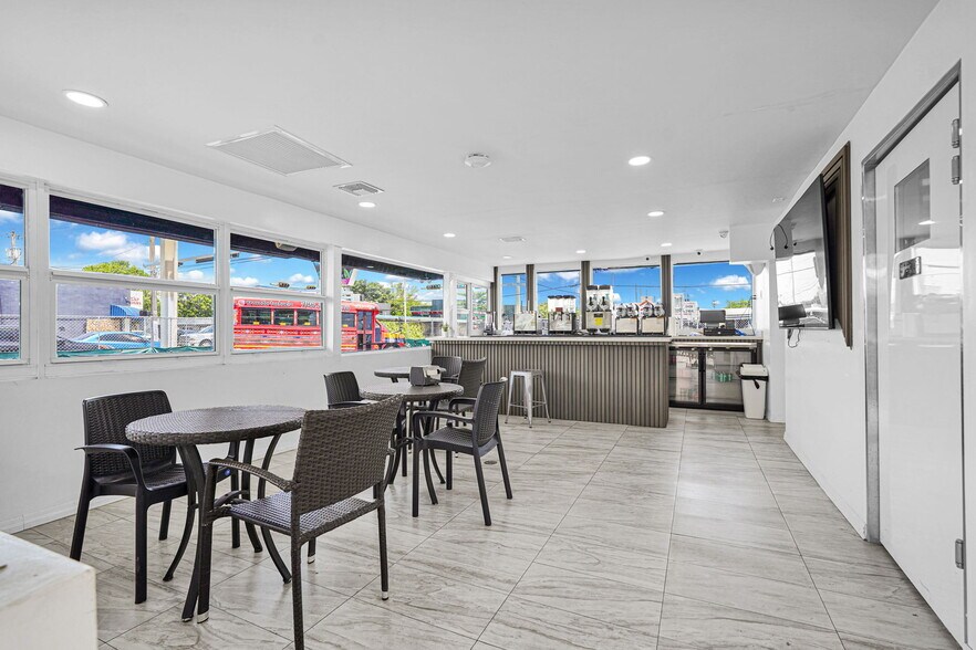 More Photos Of 2899 NW 7th Ave, Miami Fast Food For Sale