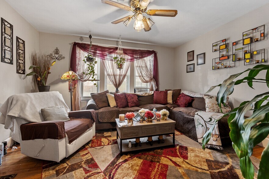 More Photos Of 13 Groton Pl, Worcester Apartments For Sale