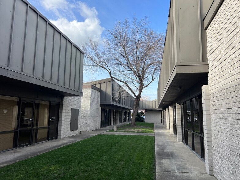More Photos Of 5637 N Pershing Ave, Stockton Medical For Lease