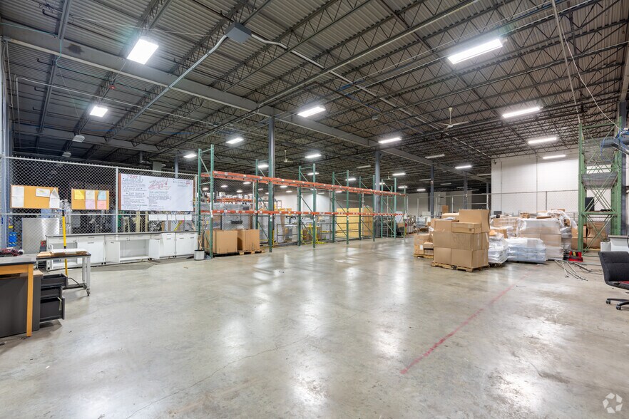 More Photos Of 5 Dan Rd, Canton Manufacturing For Lease