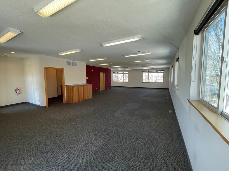 More Photos Of 13951-13959 W Preserve Blvd, Burnsville Loft Creative Space For Lease
