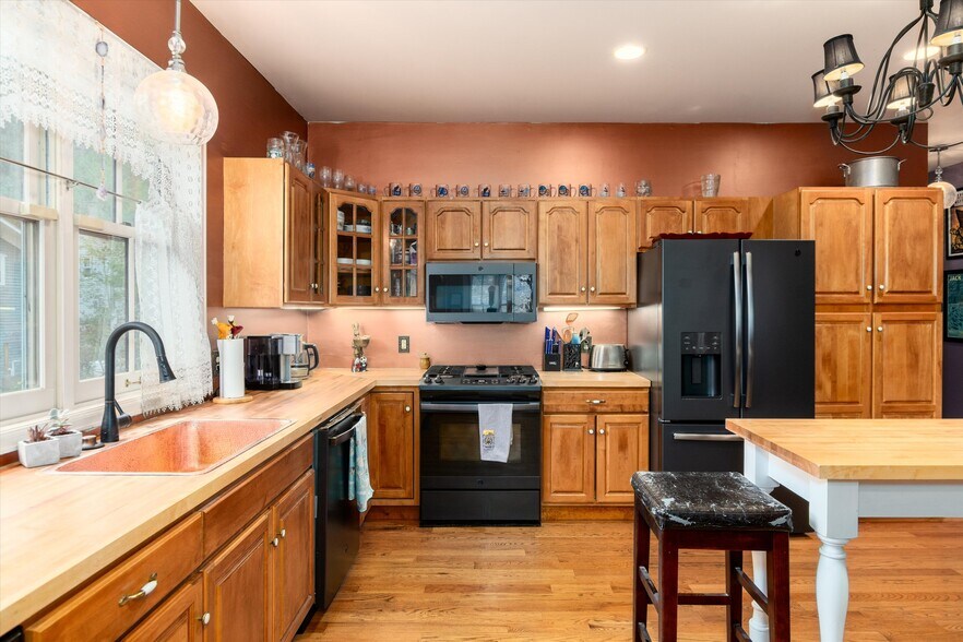 More Photos Of 200 Rose St, Georgetown Hospitality For Sale