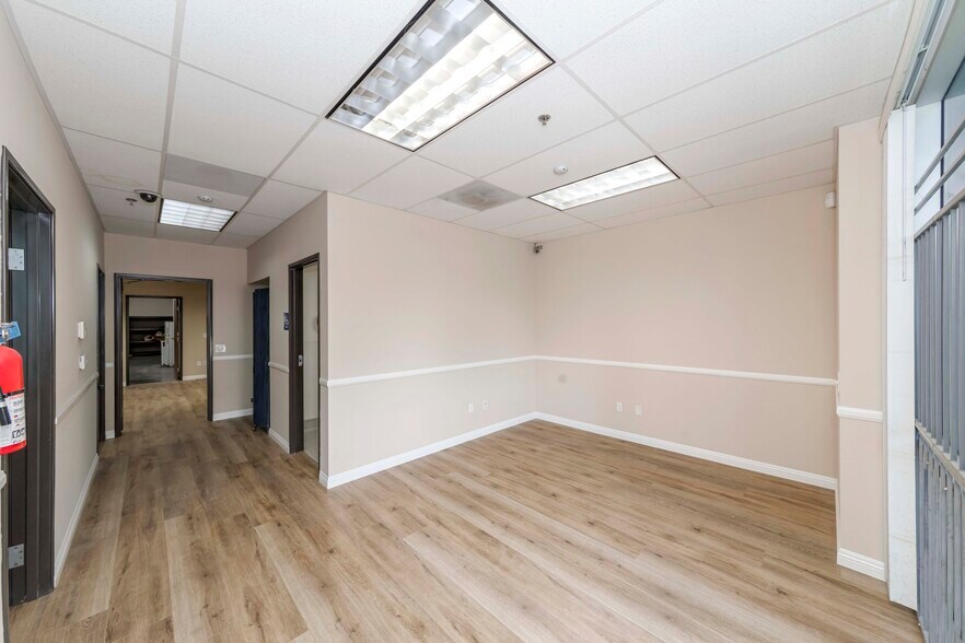 More Photos Of 1452 E Valencia Dr, Fullerton Warehouse For Lease