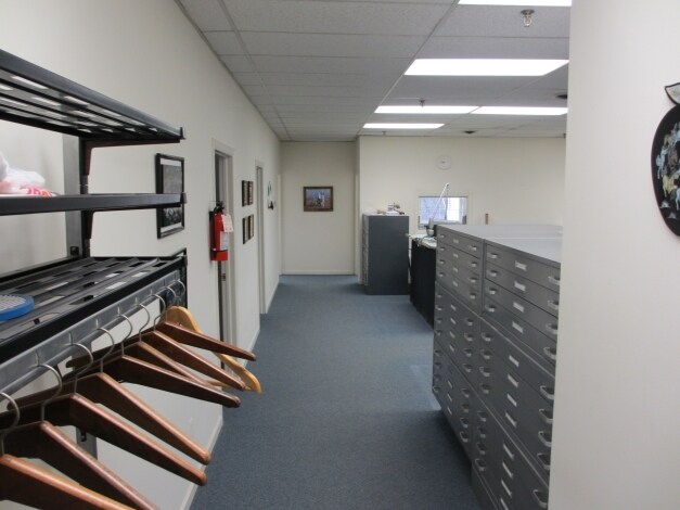 More Photos Of 555 Goffle Rd, Wyckoff Warehouse For Lease