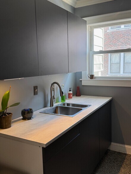 More Photos Of 520-522 E Eleven Mile Rd, Royal Oak Freestanding For Sale