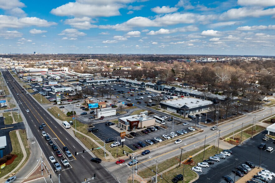 More Photos Of 3322 S Campbell Ave, Springfield General Retail For Lease