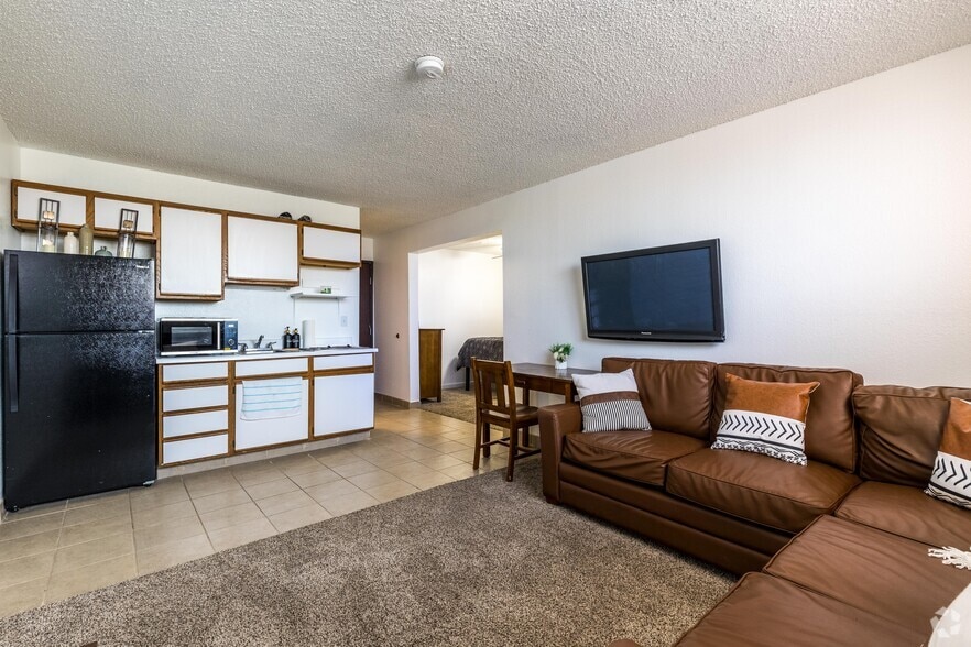 More Photos Of 320 Lee Ave, Bullhead City Apartments For Sale