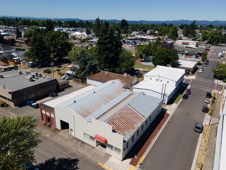 More Photos Of 489 Front St, Junction City Warehouse For Sale